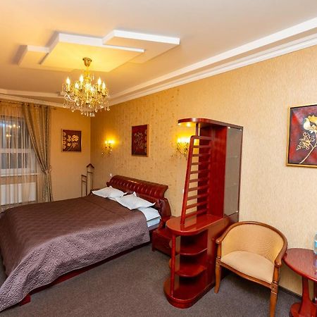 Sunrise Park Hotel Zaporizhia Buitenkant foto