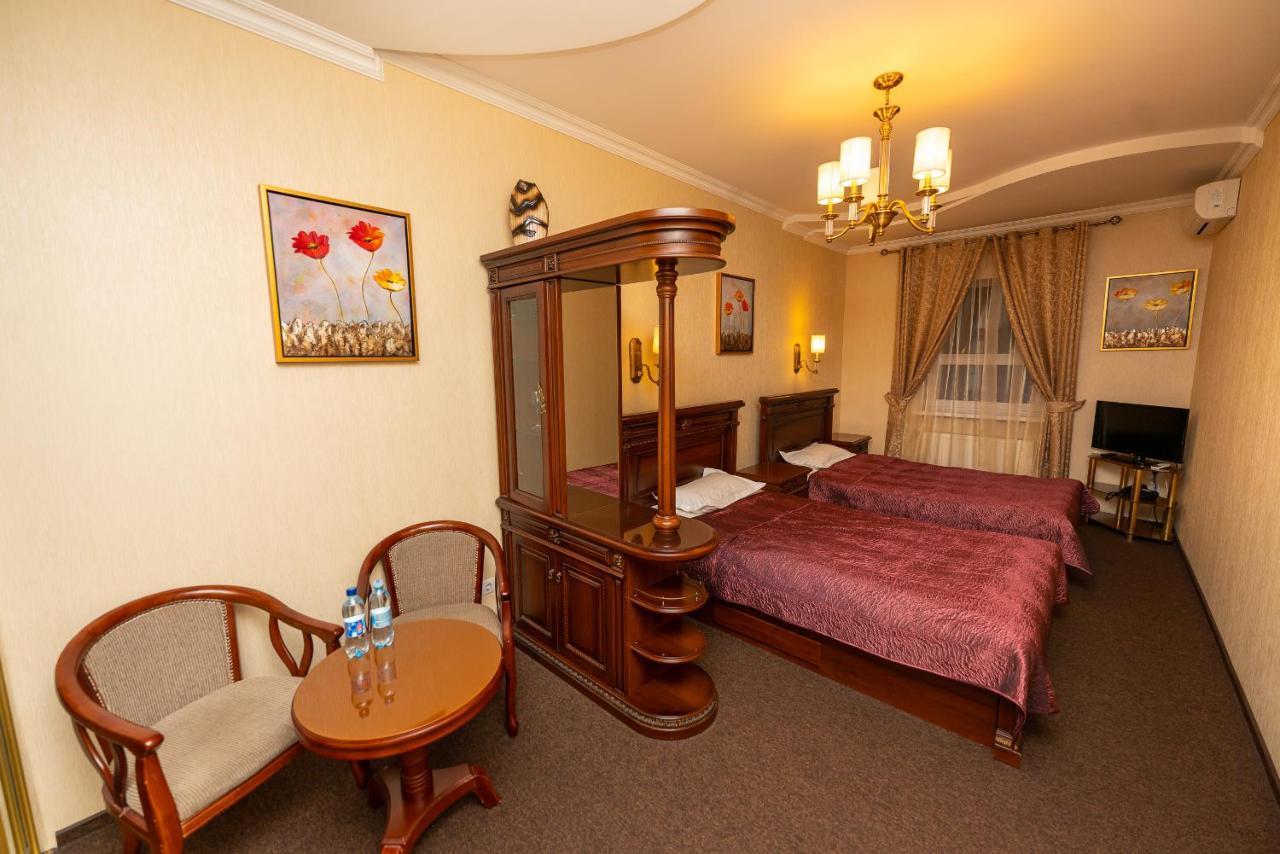 Sunrise Park Hotel Zaporizhia Buitenkant foto