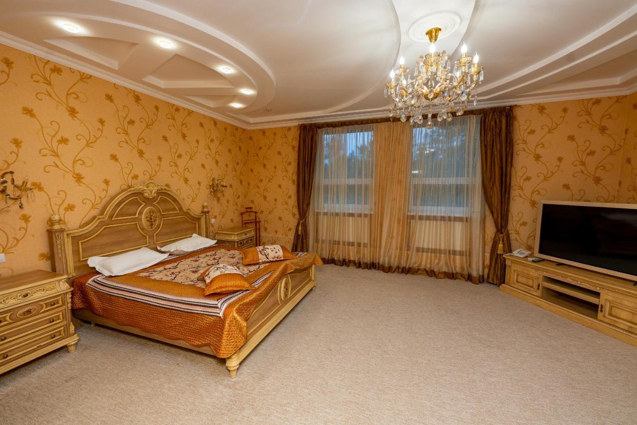 Sunrise Park Hotel Zaporizhia Buitenkant foto