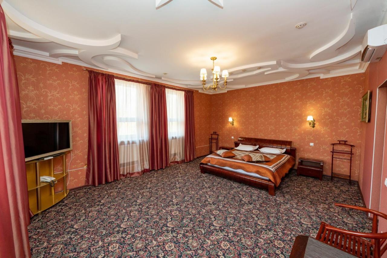 Sunrise Park Hotel Zaporizhia Buitenkant foto