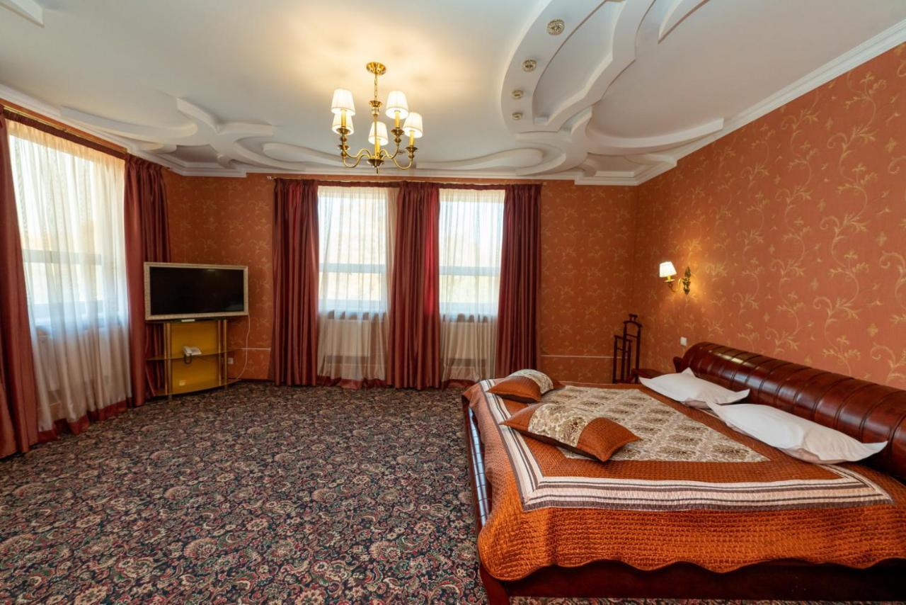 Sunrise Park Hotel Zaporizhia Buitenkant foto