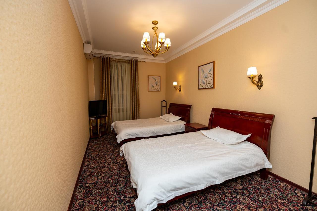 Sunrise Park Hotel Zaporizhia Buitenkant foto