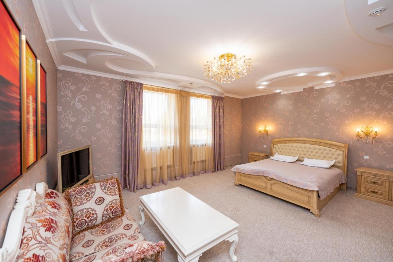 Sunrise Park Hotel Zaporizhia Buitenkant foto