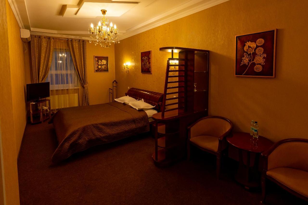 Sunrise Park Hotel Zaporizhia Buitenkant foto